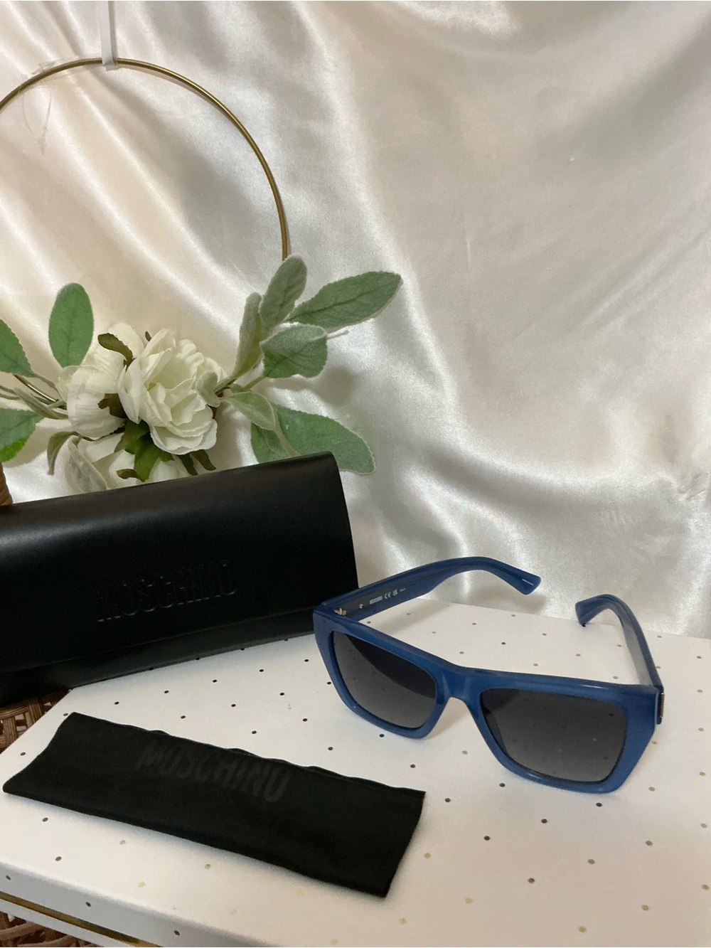 NWOT Moschino MOS81/S Sunnies Black Gradient w Box and Cleaning Cloth